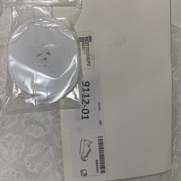 Alexander McQueens , Worn 3 times , classics , runs a bit small. Ready to ship - Picture 5 of 5